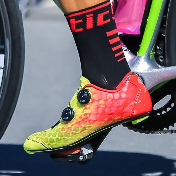 santic carbon fiber men cycling road shoes two color breathable triathlon zapatillas ciclismo ms17007 footwear, Black
santic carbon fiber men cycling road shoes two color breathable triathlon zapatillas ciclismo ms17007 footwear, Black