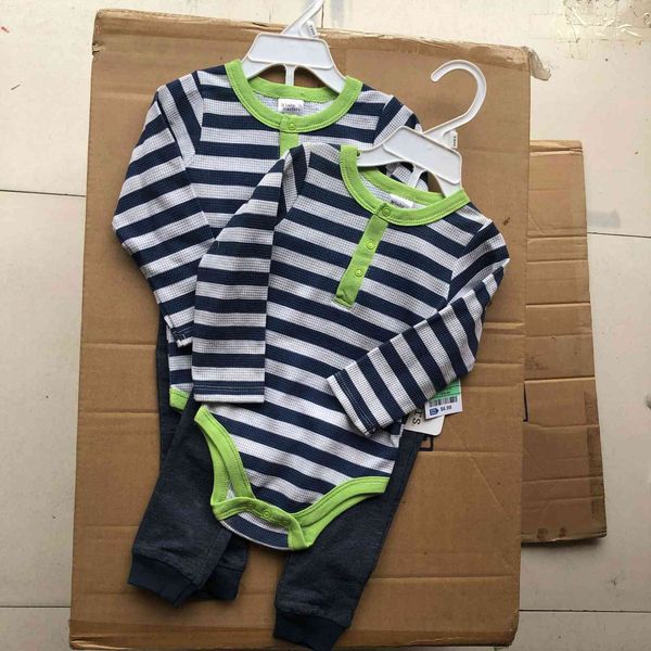 children two piece suit (khaki + leggings) for boys and toddlers, White
children two piece suit (khaki + leggings) for boys and toddlers, White