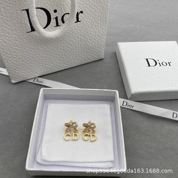 special offer 2021 luxury designer jewelry earrings 2021 new 925 silver needle bow letter star inlaid diamond fashion net red same
special offer 2021 luxury designer jewelry earrings 2021 new 925 silver needle bow letter star inlaid diamond fashion net red same