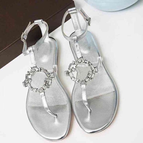 latest the classic flat bottomed sandals are listed in fashion atmosphere. they never old. gleaming diamond buttons., Black
latest the classic flat bottomed sandals are listed in fashion atmosphere. they never old. gleaming diamond buttons., Black