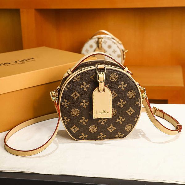 hong kong women's bag small round women's messenger 2021 fashion leather cake printed single shoulder
hong kong women's bag small round women's messenger 2021 fashion leather cake printed single shoulder