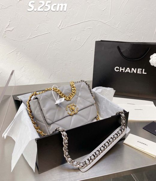 women fashion designer bags handbag crossbody messenger shoulder chain bag good quality leather purses ladies high capacity classic v-shape
women fashion designer bags handbag crossbody messenger shoulder chain bag good quality leather purses ladies high capacity classic v-shape