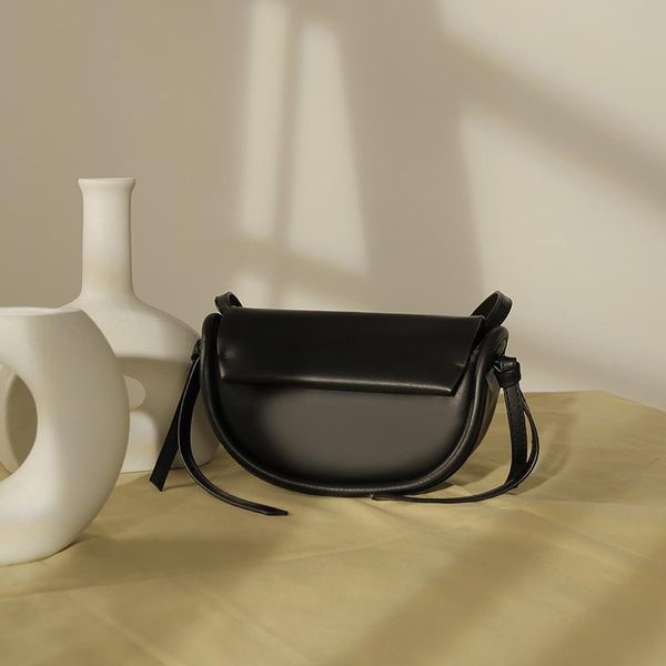 cute mini semicircle crossbody single shoulder armpit bag with tassel saddle school bags
cute mini semicircle crossbody single shoulder armpit bag with tassel saddle school bags