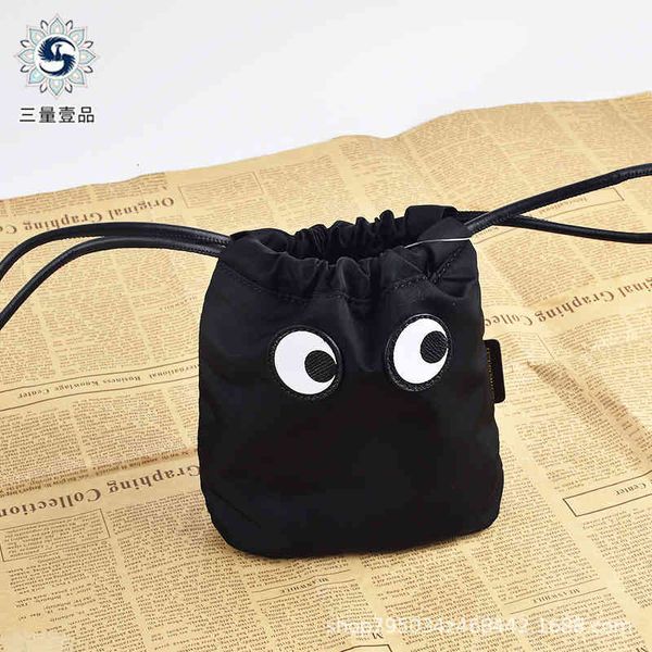 handbag cartoon cute big eye cosmetic bag personality portable travel waterproof nylon lightweight drawstring, Black;red
handbag cartoon cute big eye cosmetic bag personality portable travel waterproof nylon lightweight drawstring, Black;red