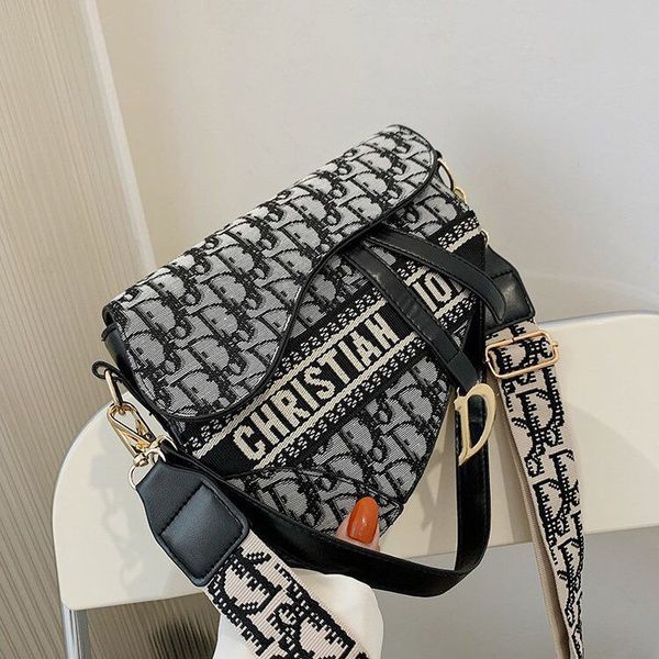 women's bag d-shaped saddle women's retro one shoulder cross net red canvas embroidery star luxuryss designerss yw
women's bag d-shaped saddle women's retro one shoulder cross net red canvas embroidery star luxuryss designerss yw
