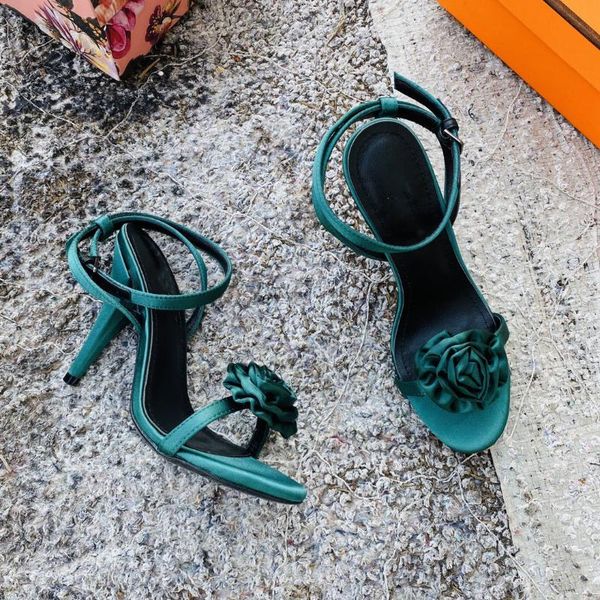 sandals 2022 summer style sheepskin silk rose flower buckle high-heeled french strappy open-toe female shoes, Black
sandals 2022 summer style sheepskin silk rose flower buckle high-heeled french strappy open-toe female shoes, Black