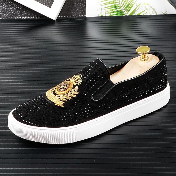 2022 men's fashion suede leather embroidery rhinestone loafers mens casual printed moccasins shoes man party driving flats black 38-44
2022 men's fashion suede leather embroidery rhinestone loafers mens casual printed moccasins shoes man party driving flats black 38-44