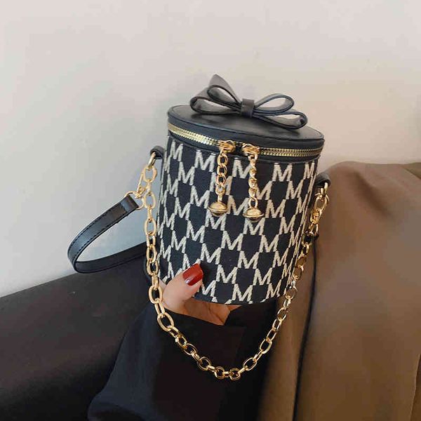 bags handbags autumn winter texture korean fashion simple ins portable messenger single shoulder cylinder women, Black;red
bags handbags autumn winter texture korean fashion simple ins portable messenger single shoulder cylinder women, Black;red
