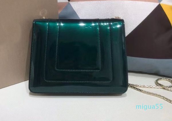 star fashion chain square bag, modern urban flavor, style flip decoration , large capacity 20-14-4.5cm
star fashion chain square bag, modern urban flavor, style flip decoration , large capacity 20-14-4.5cm