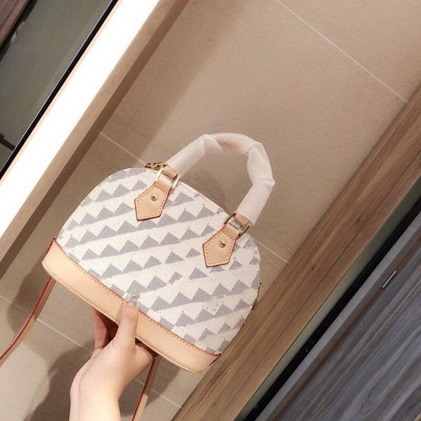 classic ladies shell bag for women luxury designer totes handbags leather retro fashion shoulder crossbody bags with box lcm
classic ladies shell bag for women luxury designer totes handbags leather retro fashion shoulder crossbody bags with box lcm