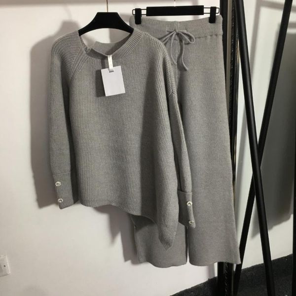women's sweaters 2021 two-piece set women knitted tracksuit o-neck + pants pullover sweater irregular loose outwear, White;black
women's sweaters 2021 two-piece set women knitted tracksuit o-neck + pants pullover sweater irregular loose outwear, White;black