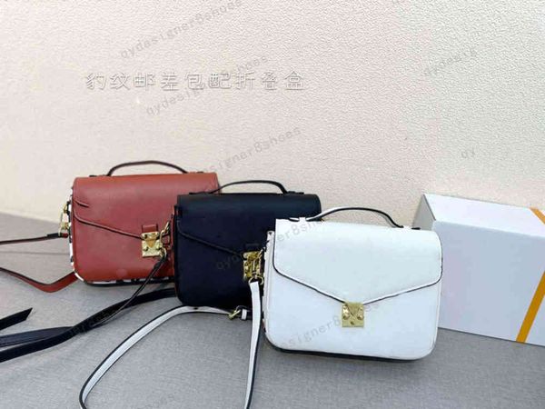 three-color leather leopard crossbody bag with folding gift box lady hardware buckle
three-color leather leopard crossbody bag with folding gift box lady hardware buckle
