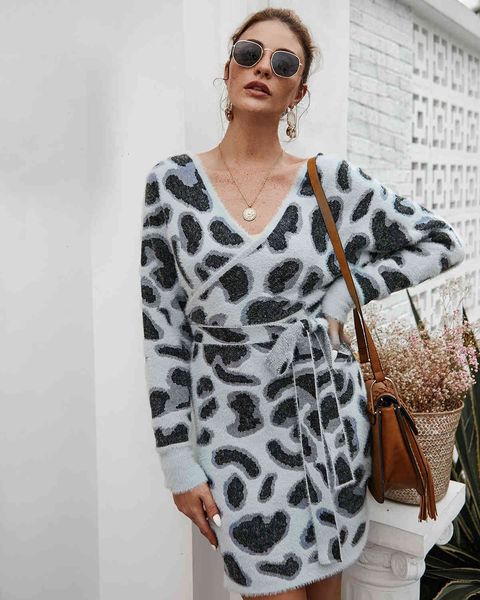 sale autumn winter thicken wool women leopard pattern long sleeves v neck sash fashion party es high quality, Black;gray
sale autumn winter thicken wool women leopard pattern long sleeves v neck sash fashion party es high quality, Black;gray