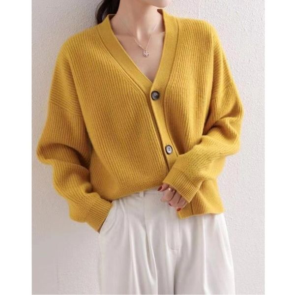 autumn and winter 2021 women's cardigan 3-button thickening versatile ginger loose v-neck coat knitted sweater jackets, Black;brown
autumn and winter 2021 women's cardigan 3-button thickening versatile ginger loose v-neck coat knitted sweater jackets, Black;brown