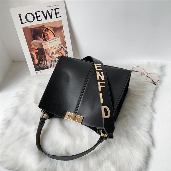 large capacity 2021 new women's summer versatile portable inclined fashion trend buckle single shoulder bag
large capacity 2021 new women's summer versatile portable inclined fashion trend buckle single shoulder bag