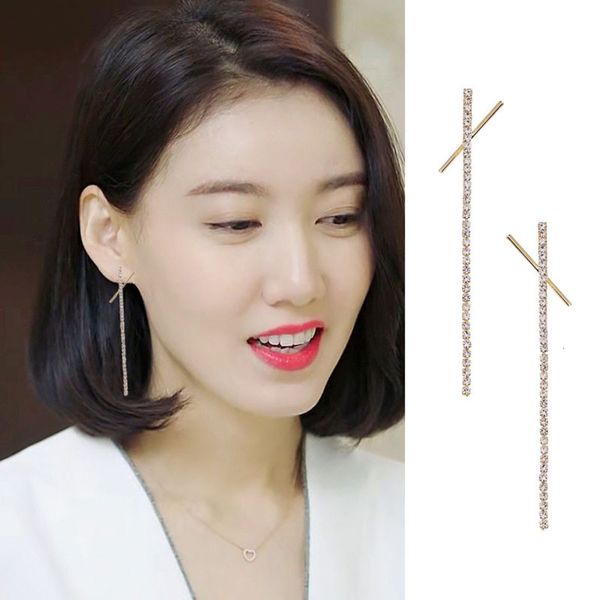 korean version of dongdamen new temperament flash diamond cross fashion long claw chain tassel silver needle earrings, Black
korean version of dongdamen new temperament flash diamond cross fashion long claw chain tassel silver needle earrings, Black
