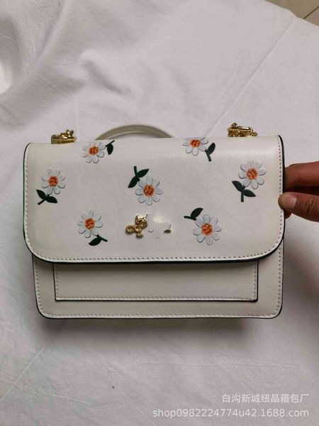 70% off luxury design handbag bag summer c koujia zouju small fresh white postman chain single shoulder slung female bag 2o3d
70% off luxury design handbag bag summer c koujia zouju small fresh white postman chain single shoulder slung female bag 2o3d