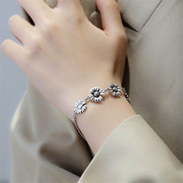charm bracelets vintage plant sun flowers blossom adjustable for women lady tibetan silver ethnic small daisies bangles, Golden;silver
charm bracelets vintage plant sun flowers blossom adjustable for women lady tibetan silver ethnic small daisies bangles, Golden;silver