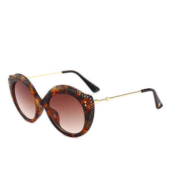 platform inlaid diamond sunglass women's street p lip sunglass 0214, White;black
platform inlaid diamond sunglass women's street p lip sunglass 0214, White;black