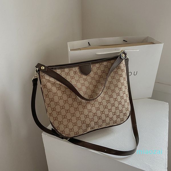 large capacity texture underarm women's 2021 new summer simple big bag fashion single shoulder messenger bag
large capacity texture underarm women's 2021 new summer simple big bag fashion single shoulder messenger bag