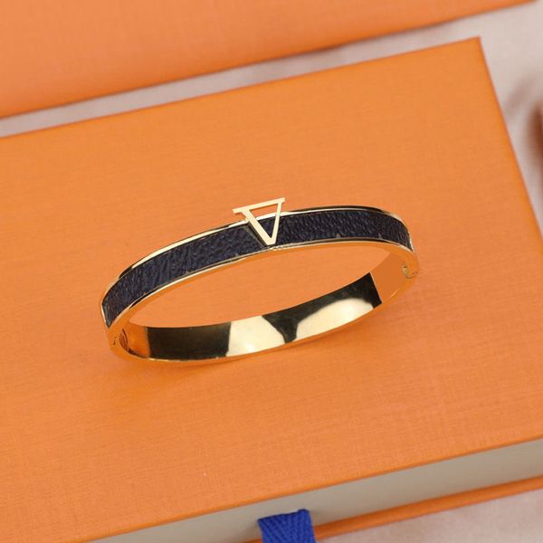 luxurys designers bracelet cuff bangles love bracelets designer carti jewelry women jewel-encrusted gold pearl steel for gift box good quali, White
luxurys designers bracelet cuff bangles love bracelets designer carti jewelry women jewel-encrusted gold pearl steel for gift box good quali, White