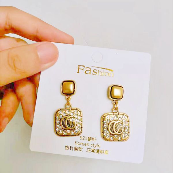 2021 designers women's earringsneedle 925 silver new diamond inlaid g letter ancient family net red celebrity high cold design, Golden
2021 designers women's earringsneedle 925 silver new diamond inlaid g letter ancient family net red celebrity high cold design, Golden