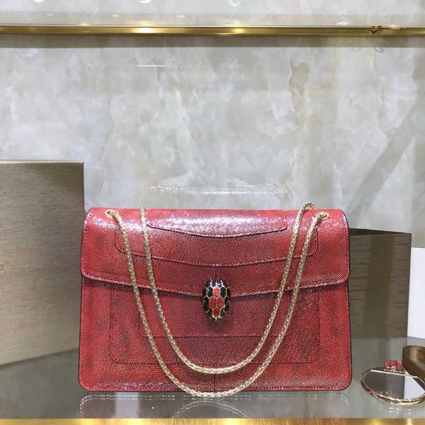 brand new women's one-shoulder bag 7a high-end custom quality diagonal cross bag fashion style gold metal accessories win red
brand new women's one-shoulder bag 7a high-end custom quality diagonal cross bag fashion style gold metal accessories win red