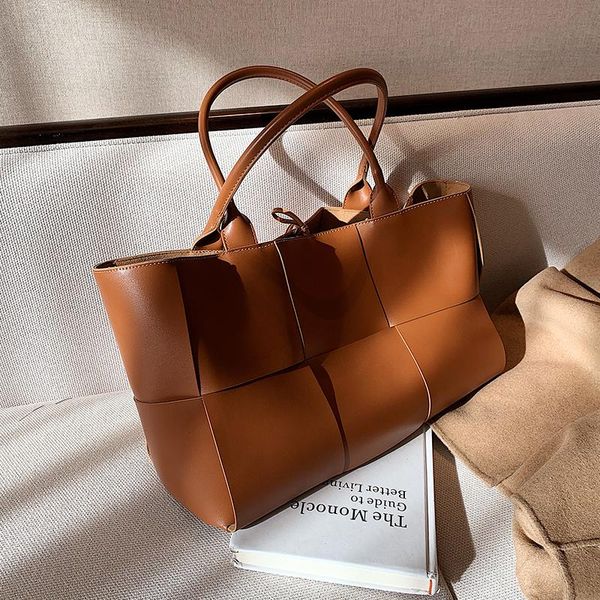 high-quality large-capacity pu leather tote bag 2021 autumn and winter fashion women's designer one-shoulder travel cross body
high-quality large-capacity pu leather tote bag 2021 autumn and winter fashion women's designer one-shoulder travel cross body