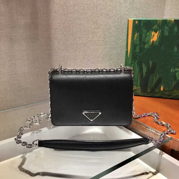 7a+fashion the latest shoulder bag is 2020 imported cross grain leather and nylon fabric imports shoulder bag 258741 skew and single span ba
7a+fashion the latest shoulder bag is 2020 imported cross grain leather and nylon fabric imports shoulder bag 258741 skew and single span ba