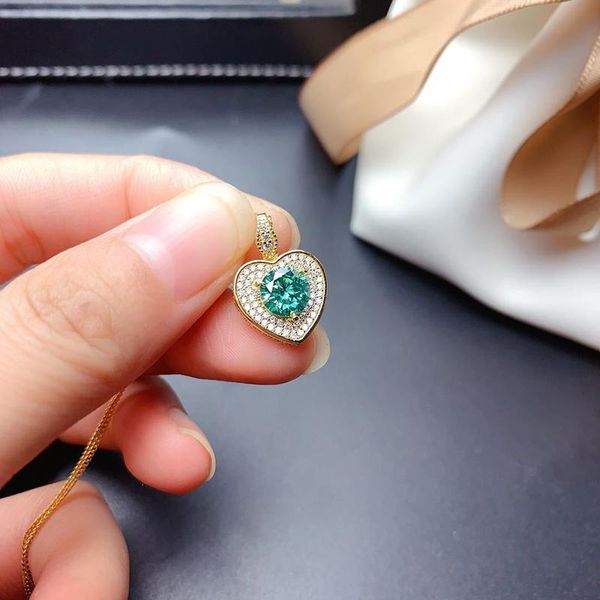 chains inlaid green crystal heart-shaped necklace pendant for ladies small and exquisite light luxury jewelry party accessories, Silver
chains inlaid green crystal heart-shaped necklace pendant for ladies small and exquisite light luxury jewelry party accessories, Silver