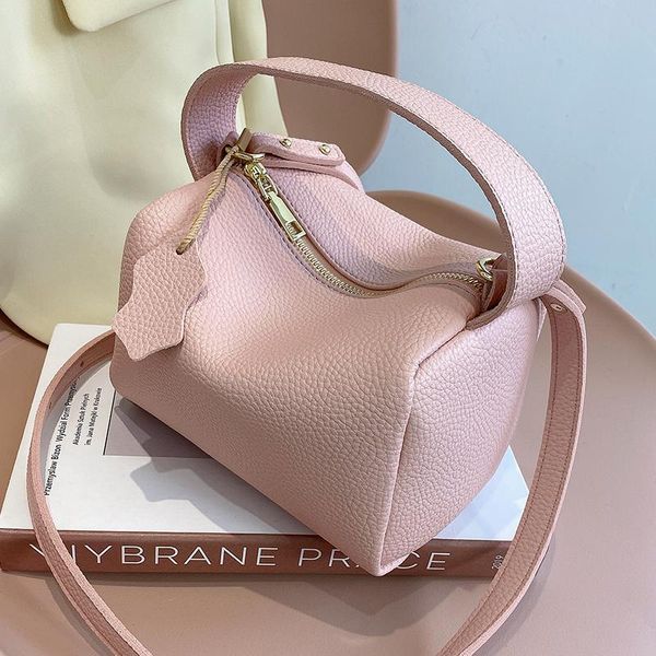 summer high-quality texture pu leather commuter bag 2021 fashion portable women's designer shoulder messenger cross body
summer high-quality texture pu leather commuter bag 2021 fashion portable women's designer shoulder messenger cross body
