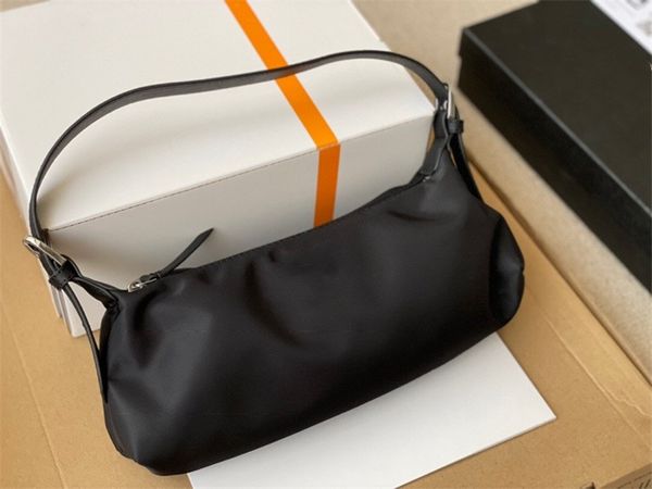 lady cross body bag genuine leather bag messenger bags magnetic buckle removable shoulder strap hasp women purse wallets
lady cross body bag genuine leather bag messenger bags magnetic buckle removable shoulder strap hasp women purse wallets