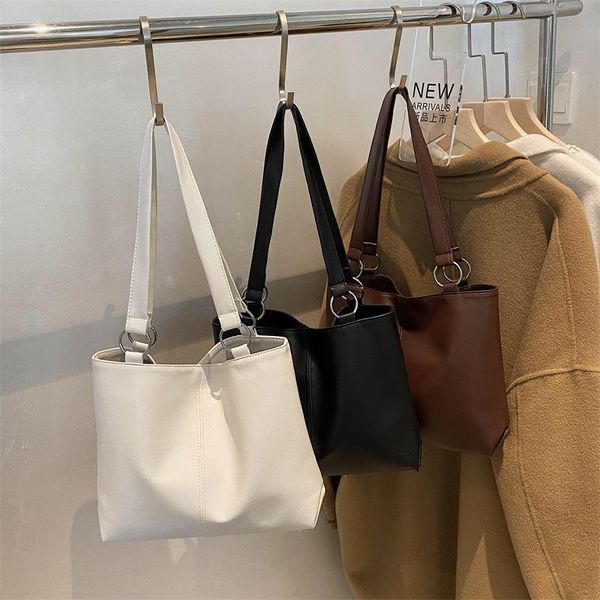 evening bags large capacity women daily messenger bag casual tote lady leather portable shoulder shopping girl retro underarm 
evening bags large capacity women daily messenger bag casual tote lady leather portable shoulder shopping girl retro underarm