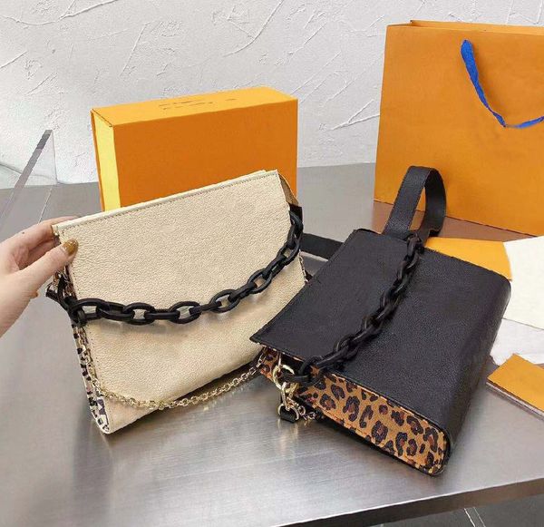 fashion messenger bag crossbuddy designer wash bags classic letter pattern wide shoulder strap chain handbag women's purse
fashion messenger bag crossbuddy designer wash bags classic letter pattern wide shoulder strap chain handbag women's purse