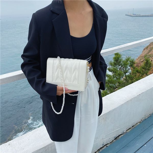 evening bag small square , foreign style embroidered thread, pearl chain, single shoulder slung summer fashion, korean
evening bag small square , foreign style embroidered thread, pearl chain, single shoulder slung summer fashion, korean
