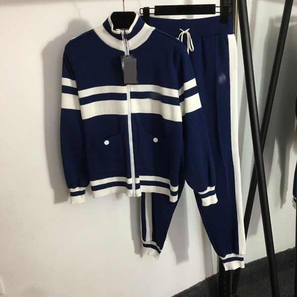 women's suit sports and leisure two-piece striped color-blocking stand-up collar long-sleeved zipper jacket + elastic high-waisted trou, White
women's suit sports and leisure two-piece striped color-blocking stand-up collar long-sleeved zipper jacket + elastic high-waisted trou, White