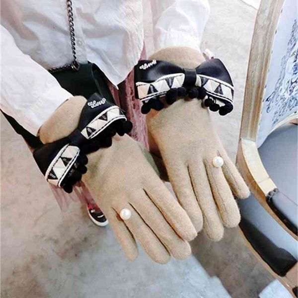 gloves korean bow pearl flower ball warm split finger cashmere and thickened female touch screen, Blue;gray
gloves korean bow pearl flower ball warm split finger cashmere and thickened female touch screen, Blue;gray
