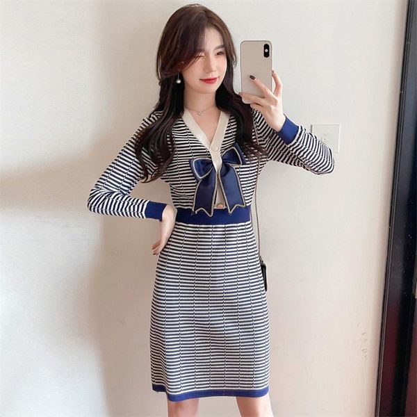 casual dresses 2021 autumn and winter dress waist french temperament small fragrance bow a-line long-sleeved knitted striped, Black;gray
casual dresses 2021 autumn and winter dress waist french temperament small fragrance bow a-line long-sleeved knitted striped, Black;gray