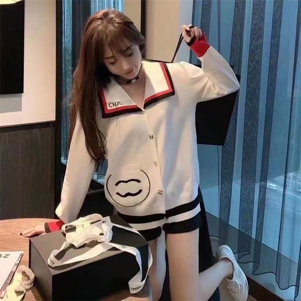 women's sweaters 2021 early autumn new age-reducing navy wind lapel designer knitted cardigan letter embroidery contrast color long-sle, White;black
women's sweaters 2021 early autumn new age-reducing navy wind lapel designer knitted cardigan letter embroidery contrast color long-sle, White;black