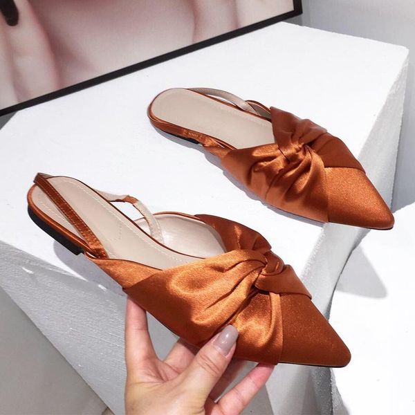 slippers 2021 women silk pointed toe back strap flats ladies fashion outdoor slides shoes for woman elegant mules lady shoe, Black
slippers 2021 women silk pointed toe back strap flats ladies fashion outdoor slides shoes for woman elegant mules lady shoe, Black