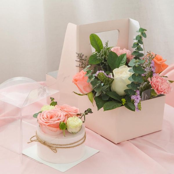 gift wrap 4 styles portable corrugated flower cake packaging box with handle handy handbag wedding party decoration storage
gift wrap 4 styles portable corrugated flower cake packaging box with handle handy handbag wedding party decoration storage