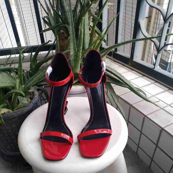 2021 designer women high heels party fashion rivets girls pointed shoes dance shoes wedding shoes double straps sandals, Black
2021 designer women high heels party fashion rivets girls pointed shoes dance shoes wedding shoes double straps sandals, Black