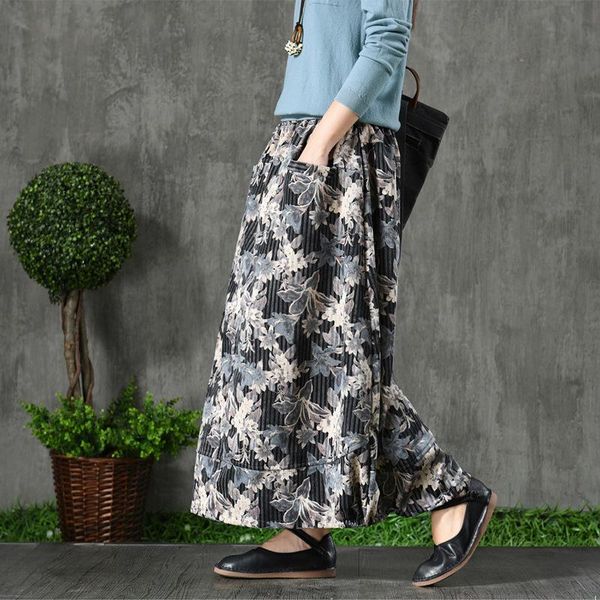 skirts the 2021 vintage art printed corduroy female elastic split elegant skirt show a word thin, Black
skirts the 2021 vintage art printed corduroy female elastic split elegant skirt show a word thin, Black