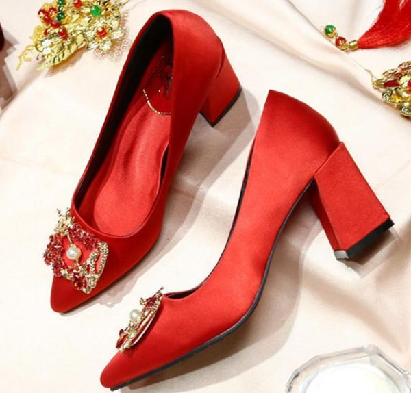 dress shoes send 2021 red coarse heel pointed end brides silks and satin style 3cm, 5cm,7cm, Black
dress shoes send 2021 red coarse heel pointed end brides silks and satin style 3cm, 5cm,7cm, Black