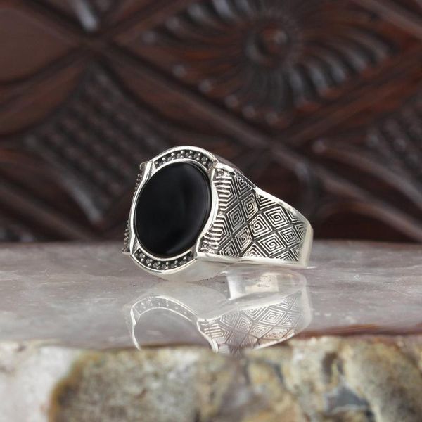 cluster rings patterned onyx gemstone 925 sterling silver men 's ring, Golden;silver
cluster rings patterned onyx gemstone 925 sterling silver men 's ring, Golden;silver