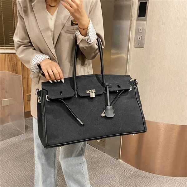2021 new zhang yuqi same army bukaili single shoulder underarm women's large capacity canvas bag
2021 new zhang yuqi same army bukaili single shoulder underarm women's large capacity canvas bag
