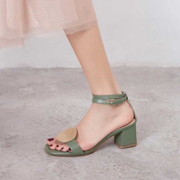 dress shoes metallic ankle wrap on 6cm thick heel sandal is simple, fashionable and versatile, Black
dress shoes metallic ankle wrap on 6cm thick heel sandal is simple, fashionable and versatile, Black
