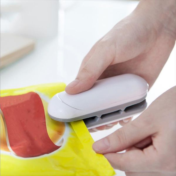 bag clips portable mini sealing household machine heat capper food saver for plastic bags package gadgets
bag clips portable mini sealing household machine heat capper food saver for plastic bags package gadgets