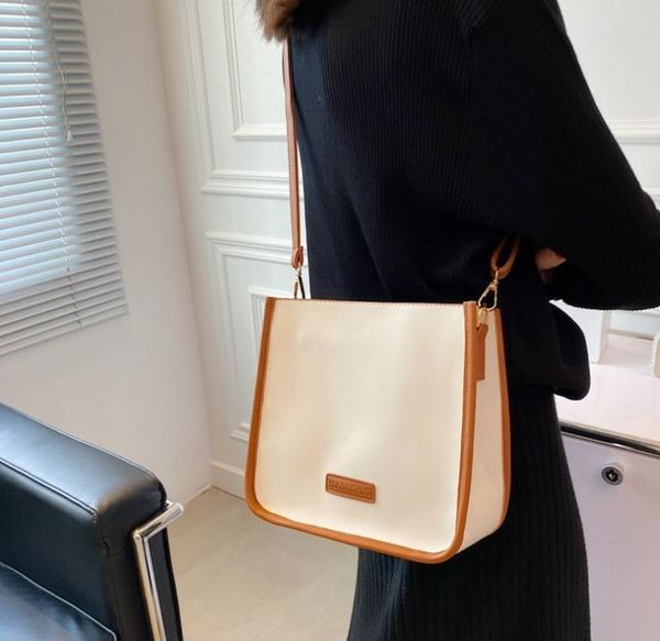 urban simple pu solid color small square bag autumn fashion trend shoulder niche design texture messenger bags
urban simple pu solid color small square bag autumn fashion trend shoulder niche design texture messenger bags