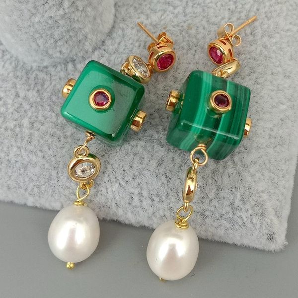 yygem cz pave chain natural green malachite cube cultured white rice pearl stud earrings, Golden;silver
yygem cz pave chain natural green malachite cube cultured white rice pearl stud earrings, Golden;silver